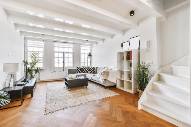 Salón luminoso casa de 3 plantas