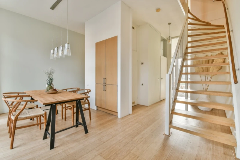 reformas integrales en Horta - Guinardó - Salón de duplex reformado y madera