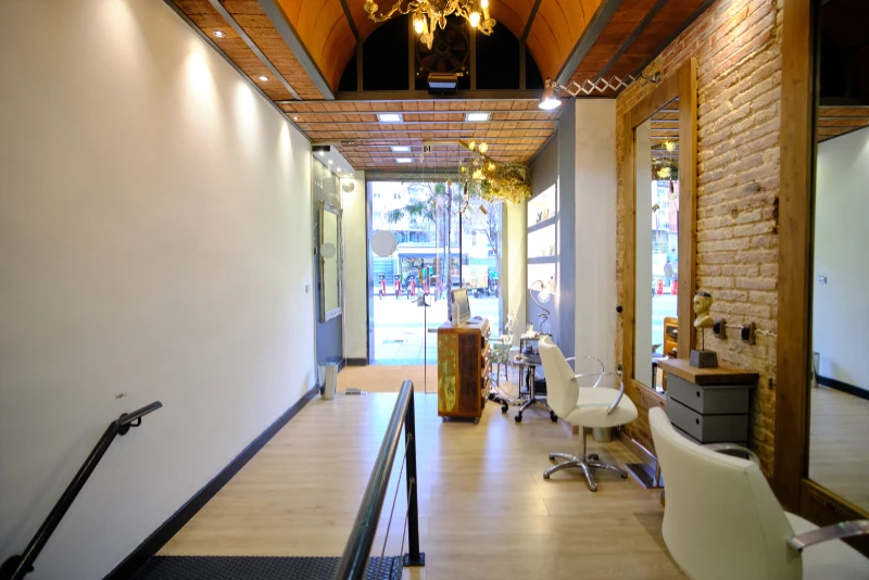 reformas de locales comerciales en Sarrià-Sant - Gervasi - peluquería y estética