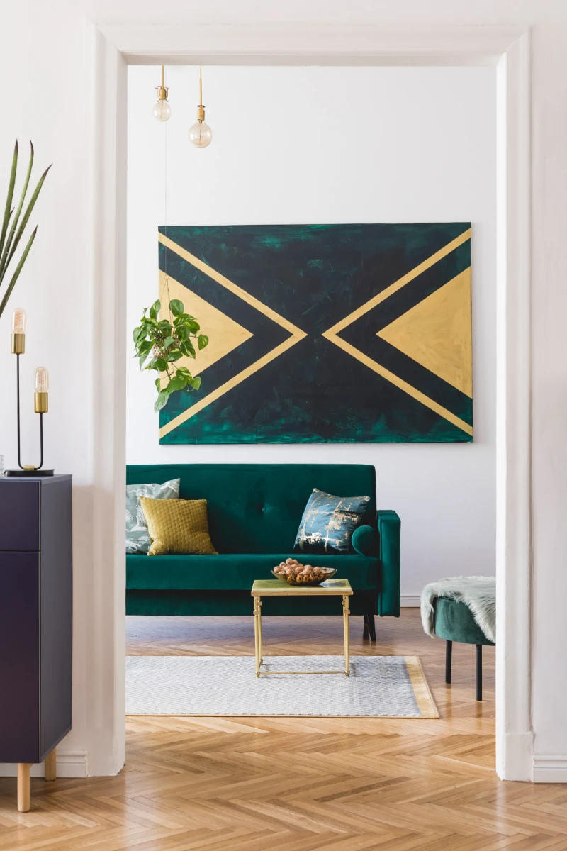 reformas integrales en Sants-Montjuïc-Empresa de reformas en Sants-detalle de suelo de madera y salón al fondo